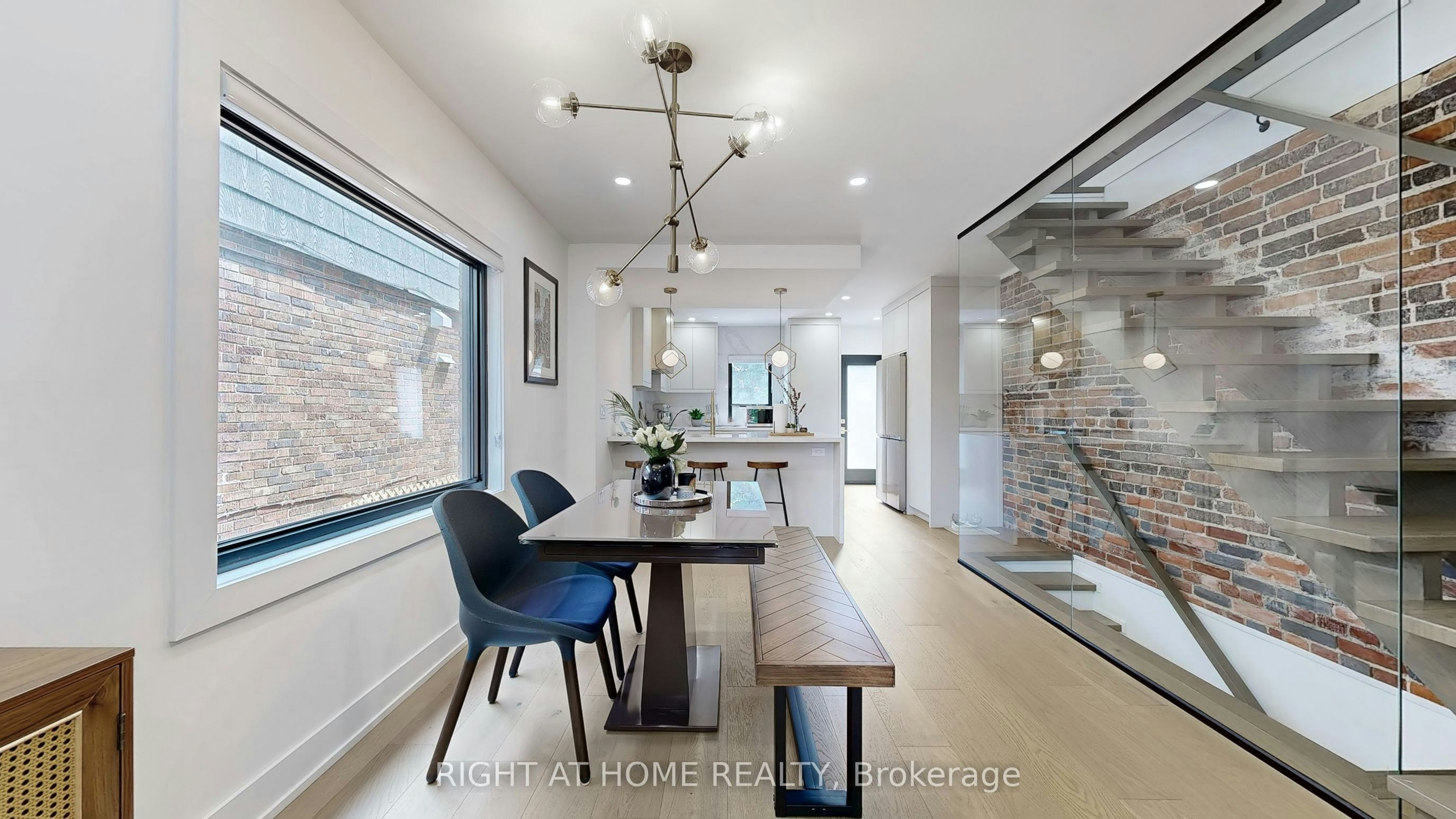 201 Springdale Boulevard, Toronto, ON, M4C 1Z6 - 7