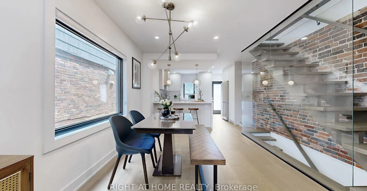 201 Springdale Boulevard, Toronto, ON, M4C 1Z6 - 7