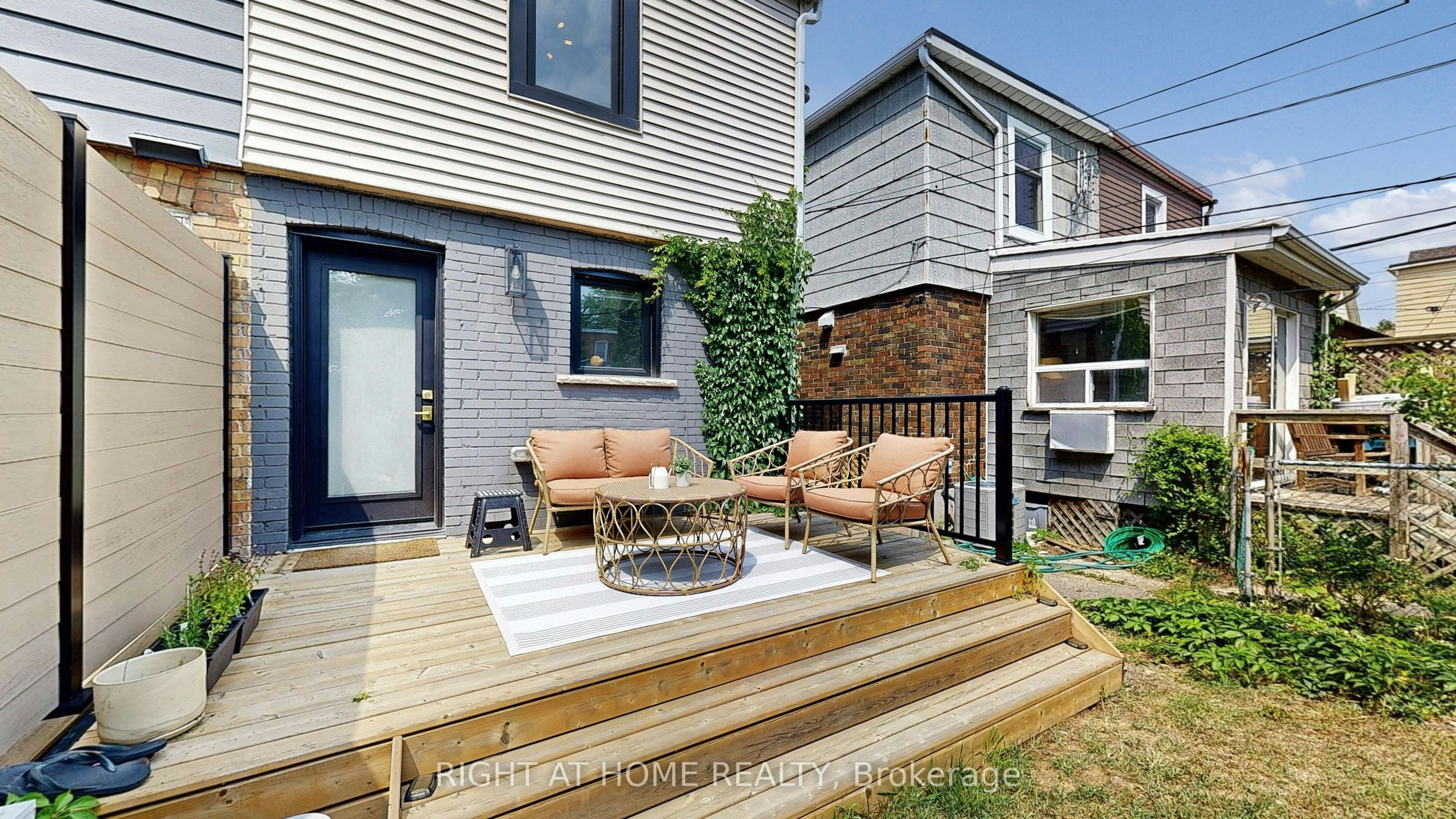 201 Springdale Boulevard, Toronto, ON, M4C 1Z6 - 37