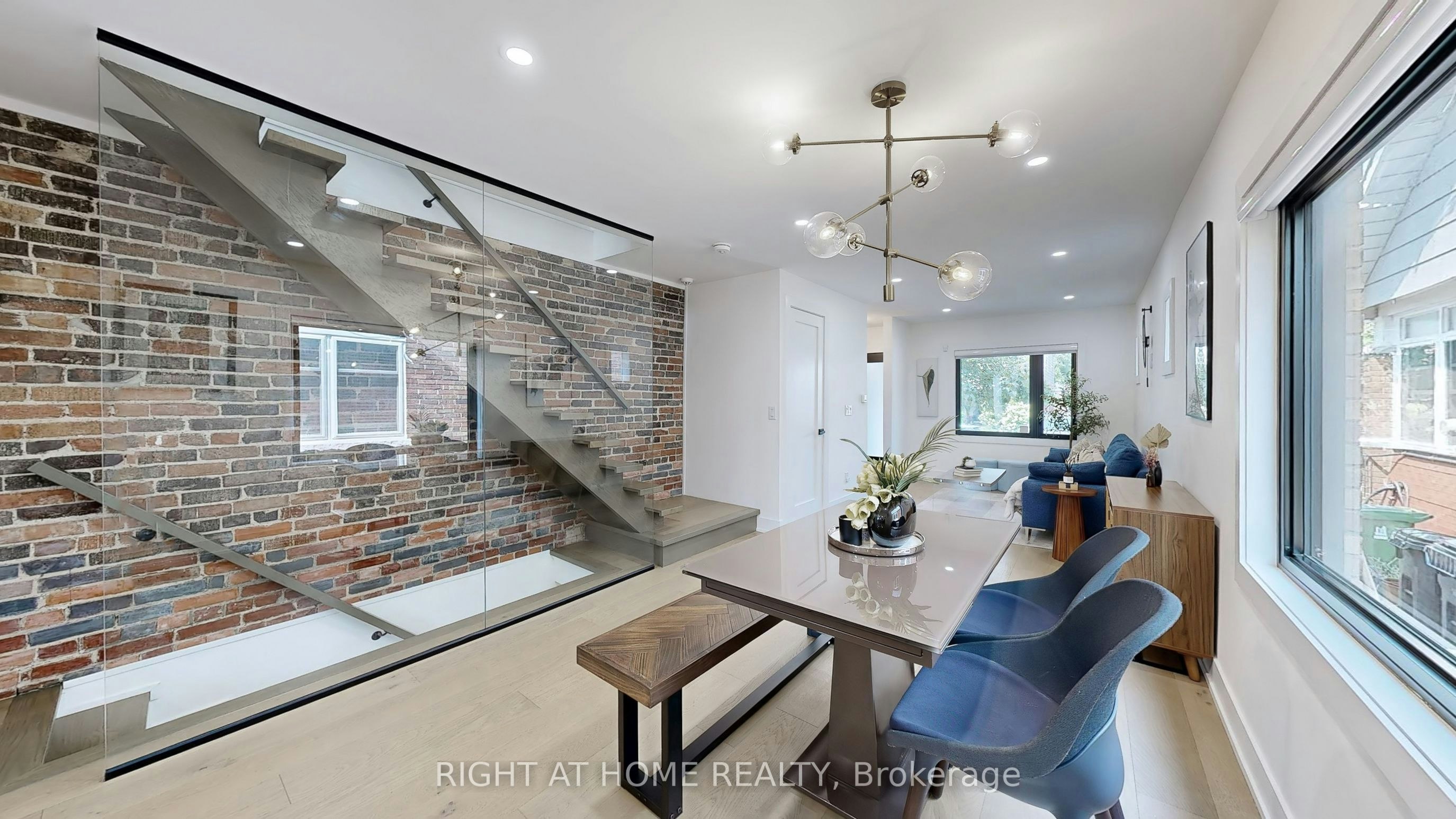 201 Springdale Boulevard, Toronto, ON, M4C 1Z6 - 9
