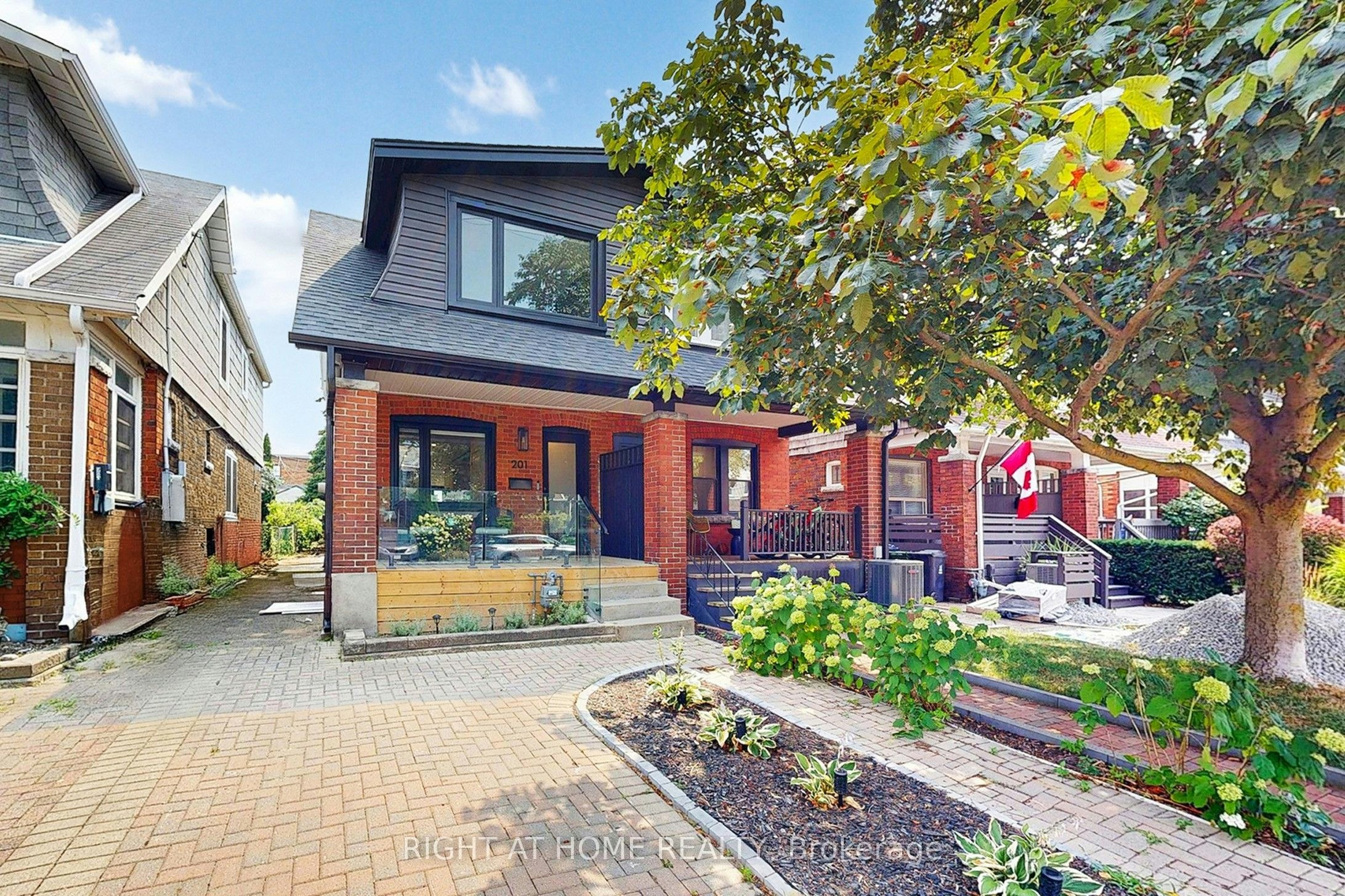 201 Springdale Boulevard, Toronto, ON, M4C 1Z6 - 2