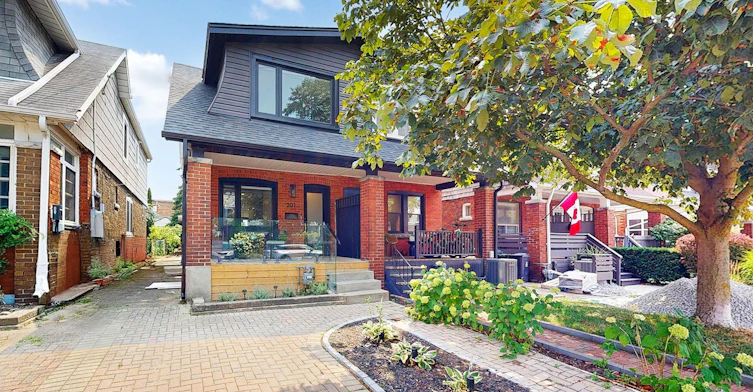 201 Springdale Boulevard, Toronto, ON, M4C 1Z6 - 2