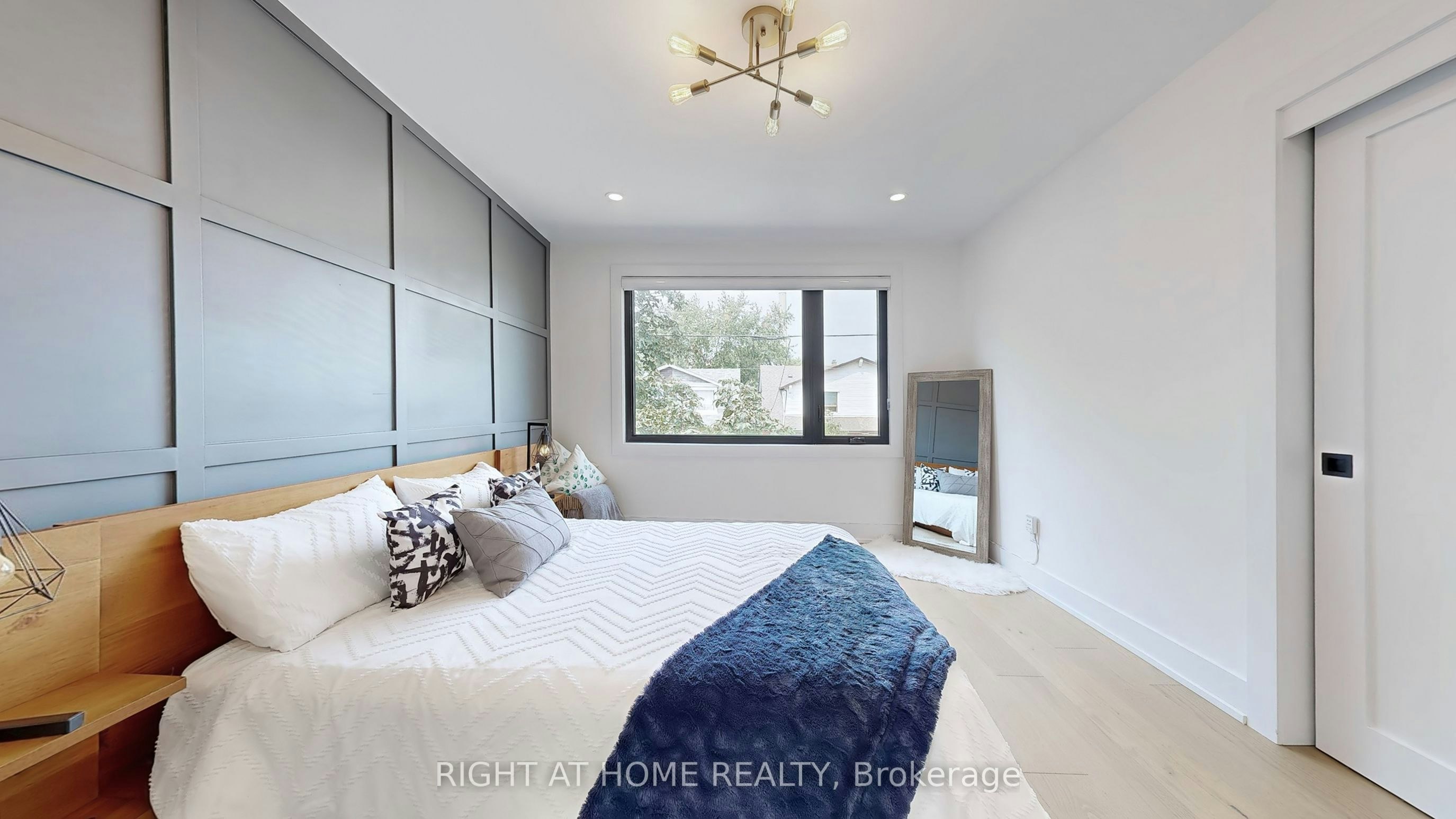 201 Springdale Boulevard, Toronto, ON, M4C 1Z6 - 18