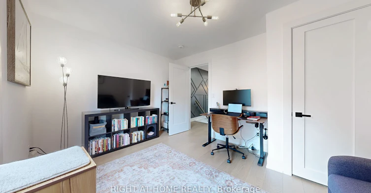 201 Springdale Boulevard, Toronto, ON, M4C 1Z6 - 23