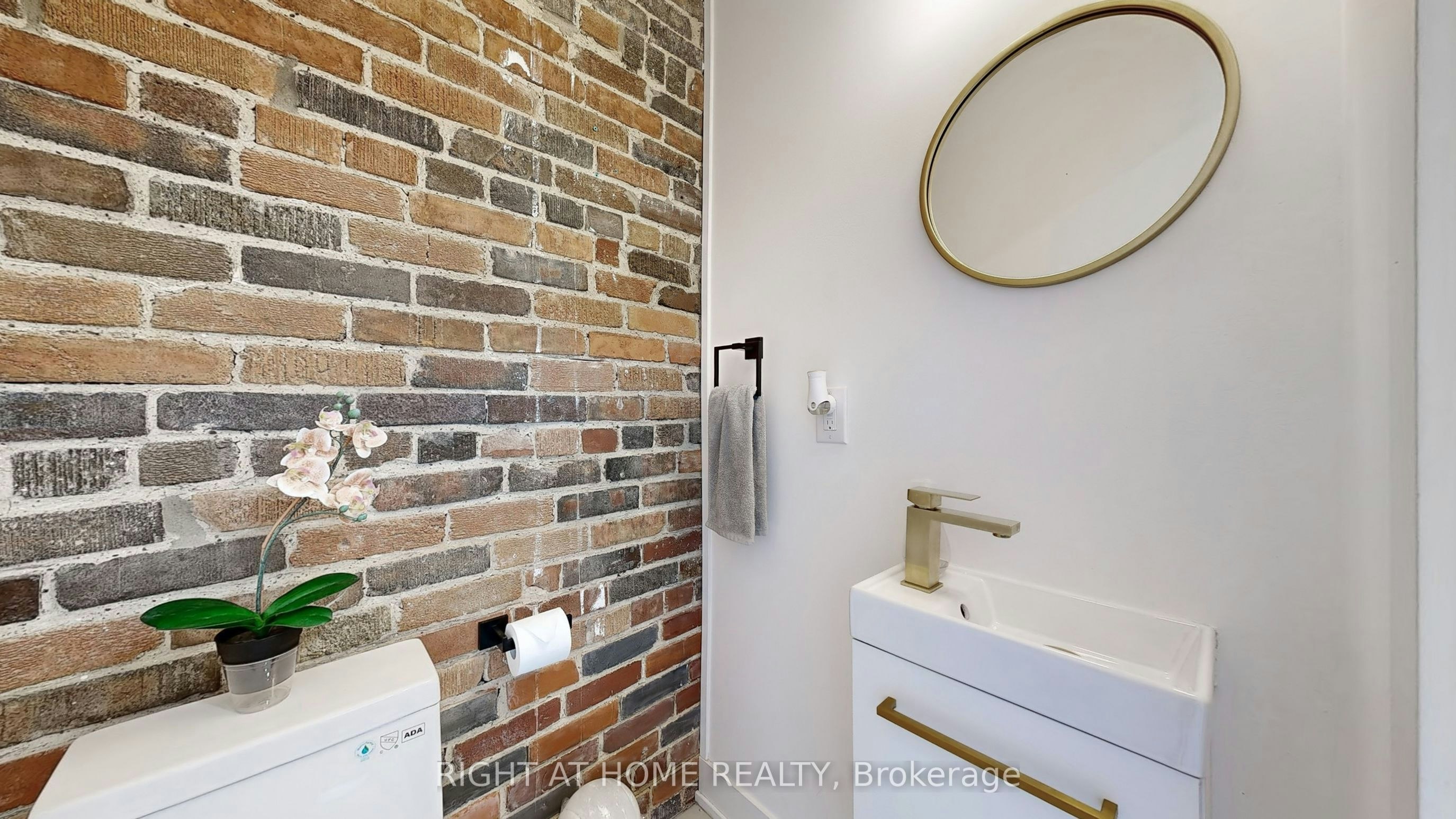 201 Springdale Boulevard, Toronto, ON, M4C 1Z6 - 10