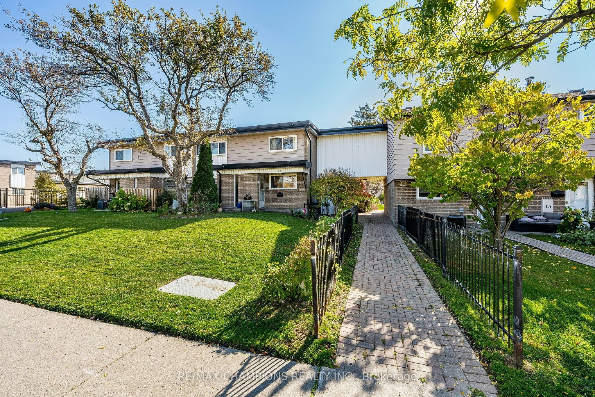 17-925 Bayly Street, Pickering, ON, L1W 1L4