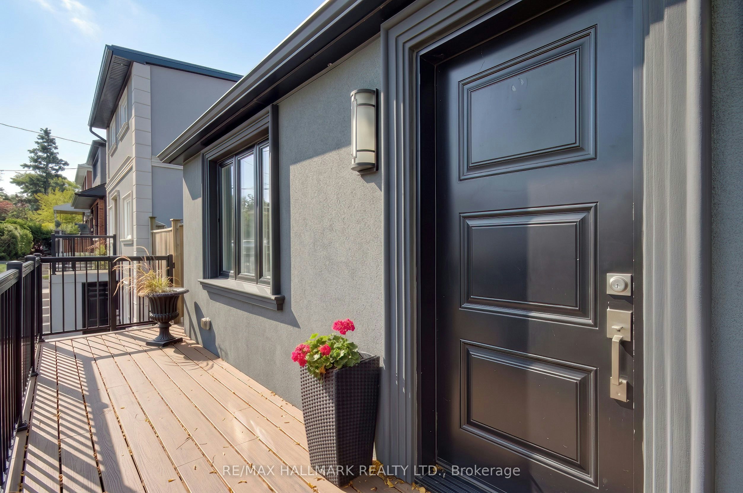 27 Bexhill Upper Avenue, Toronto, ON, M1L 3B5 - 2