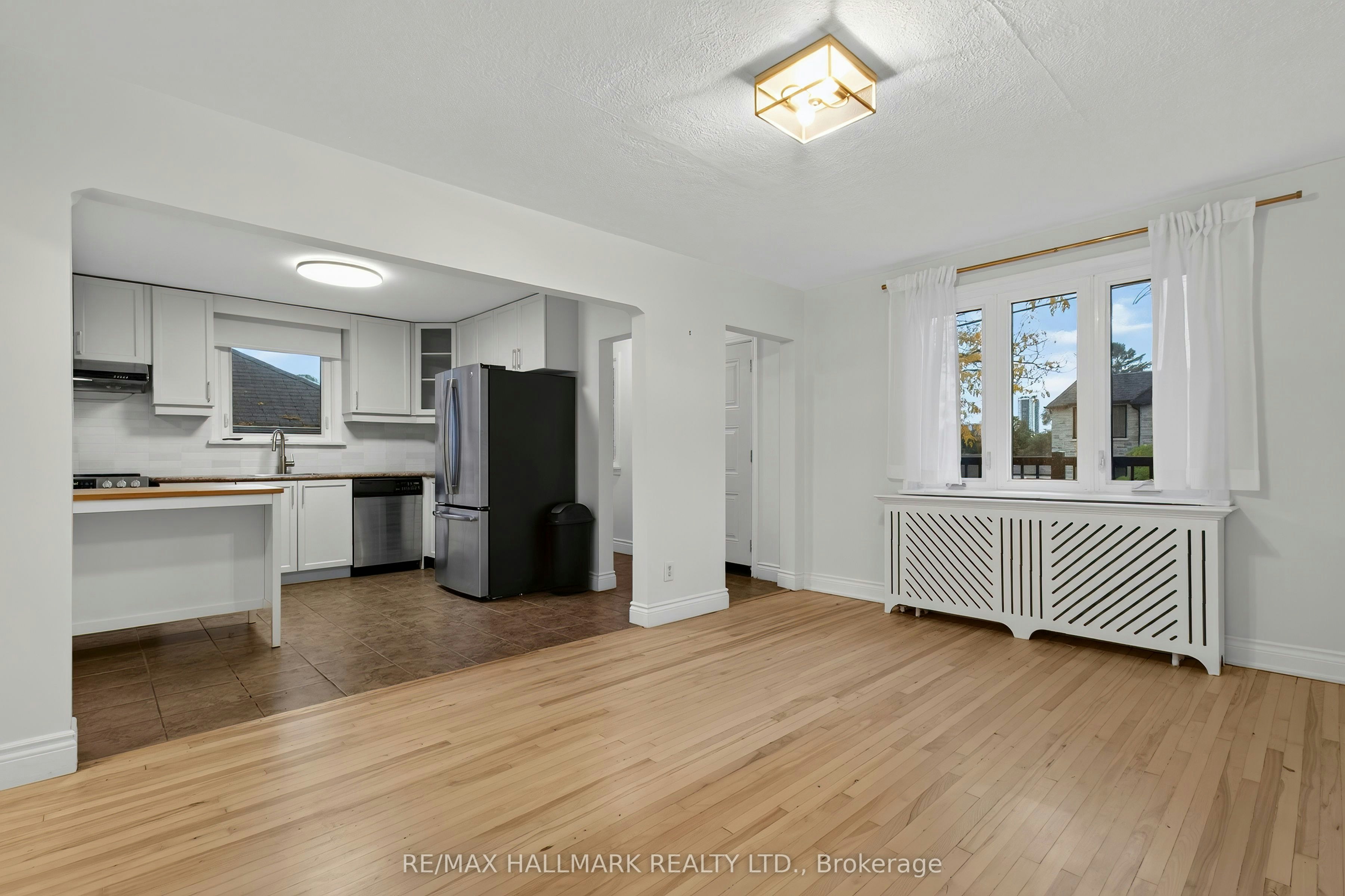 27 Bexhill Upper Avenue, Toronto, ON, M1L 3B5 - 6