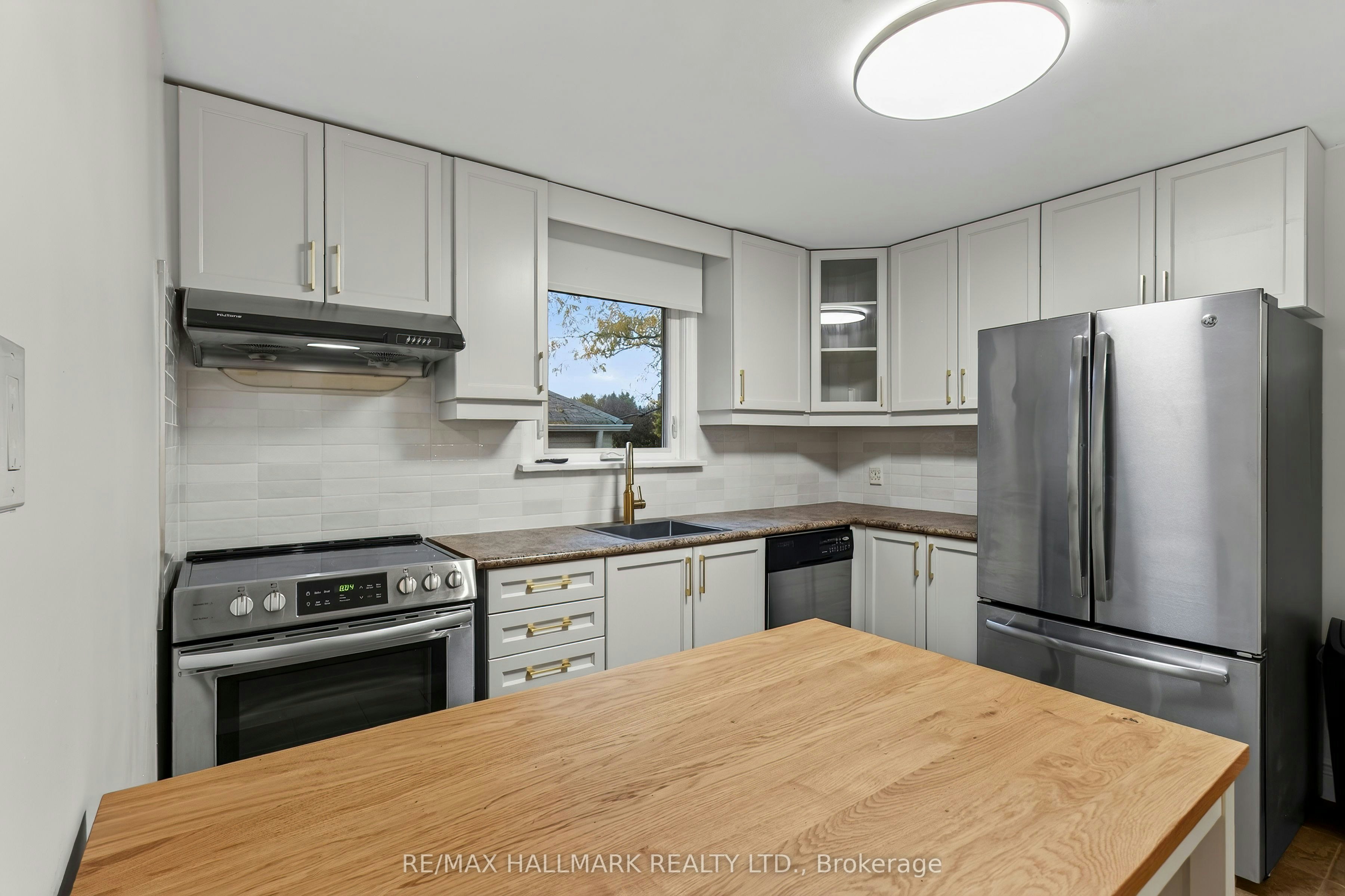 27 Bexhill Upper Avenue, Toronto, ON, M1L 3B5 - 9