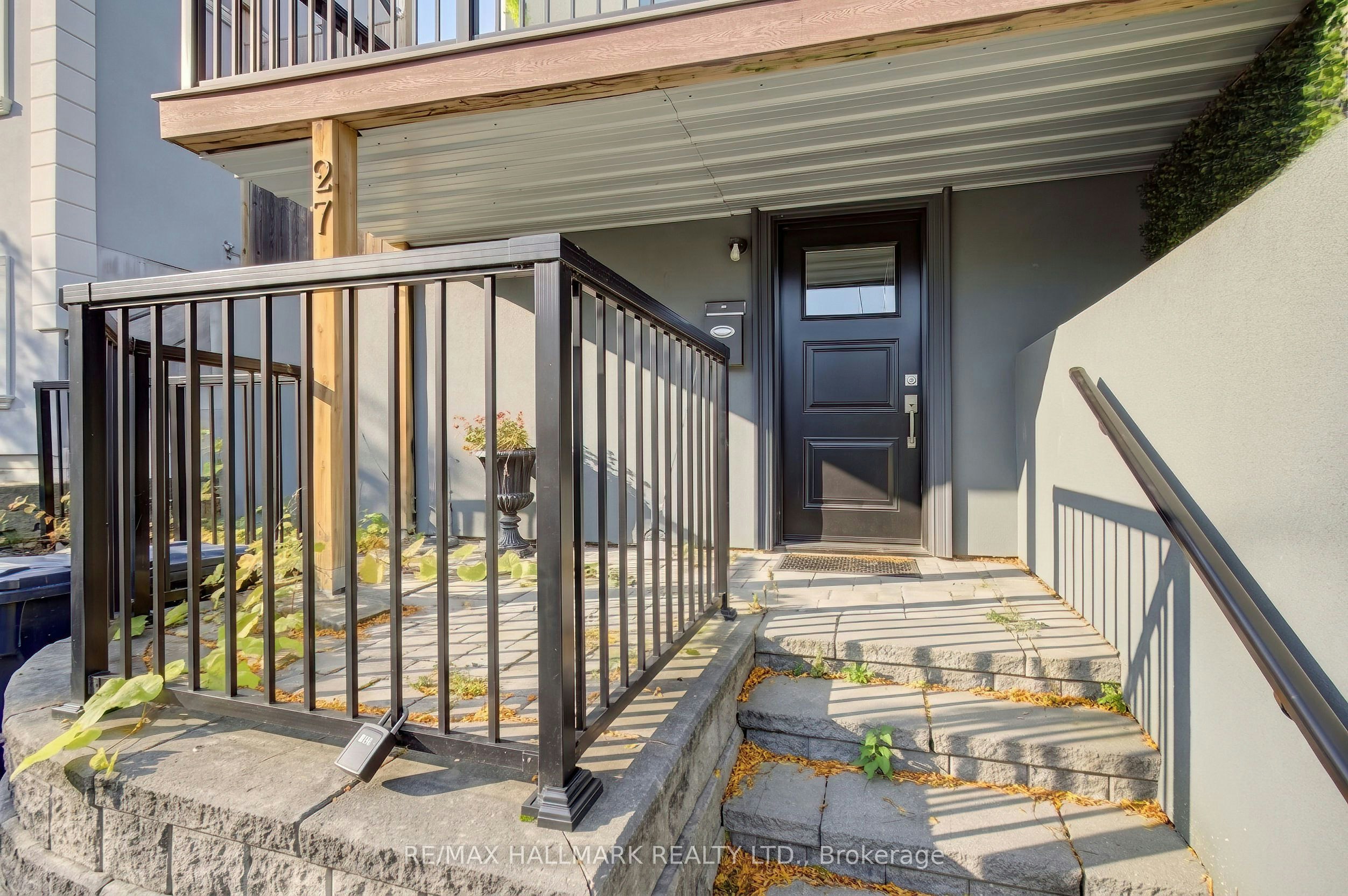 27 Bexhill Lower Avenue, Toronto, ON, M1L 3B5 - 2