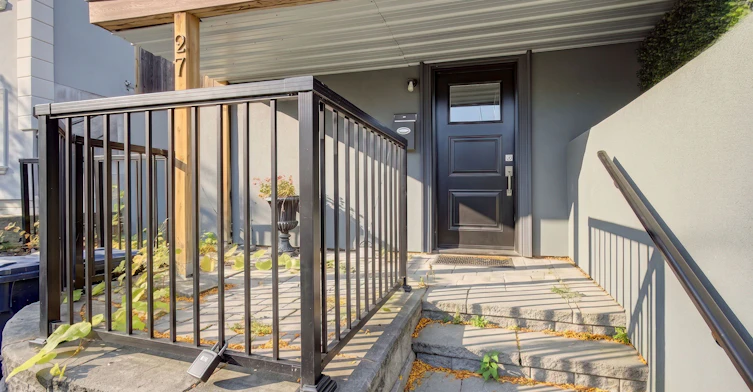 27 Bexhill Lower Avenue, Toronto, ON, M1L 3B5 - 2