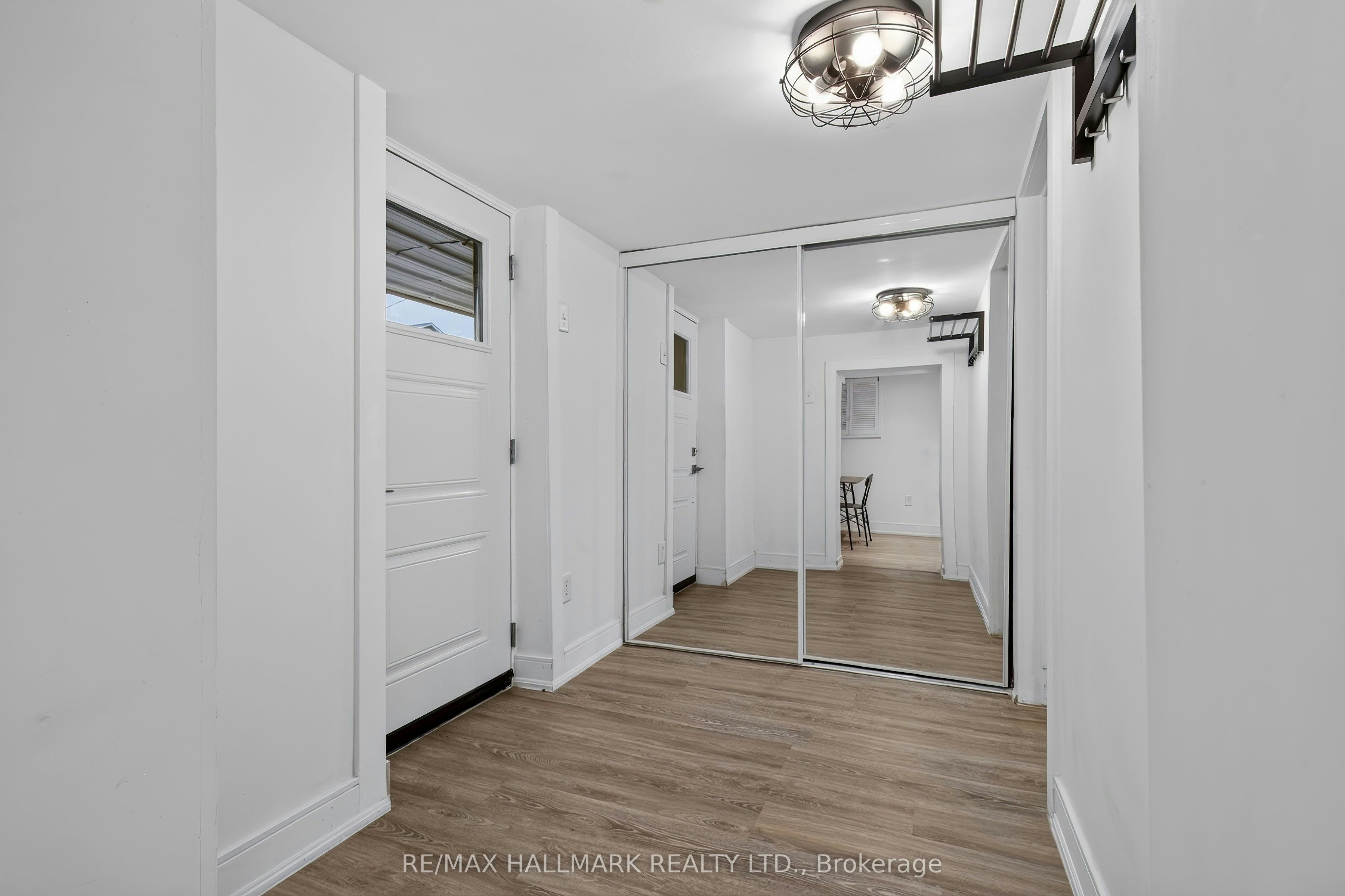 27 Bexhill Lower Avenue, Toronto, ON, M1L 3B5 - 4