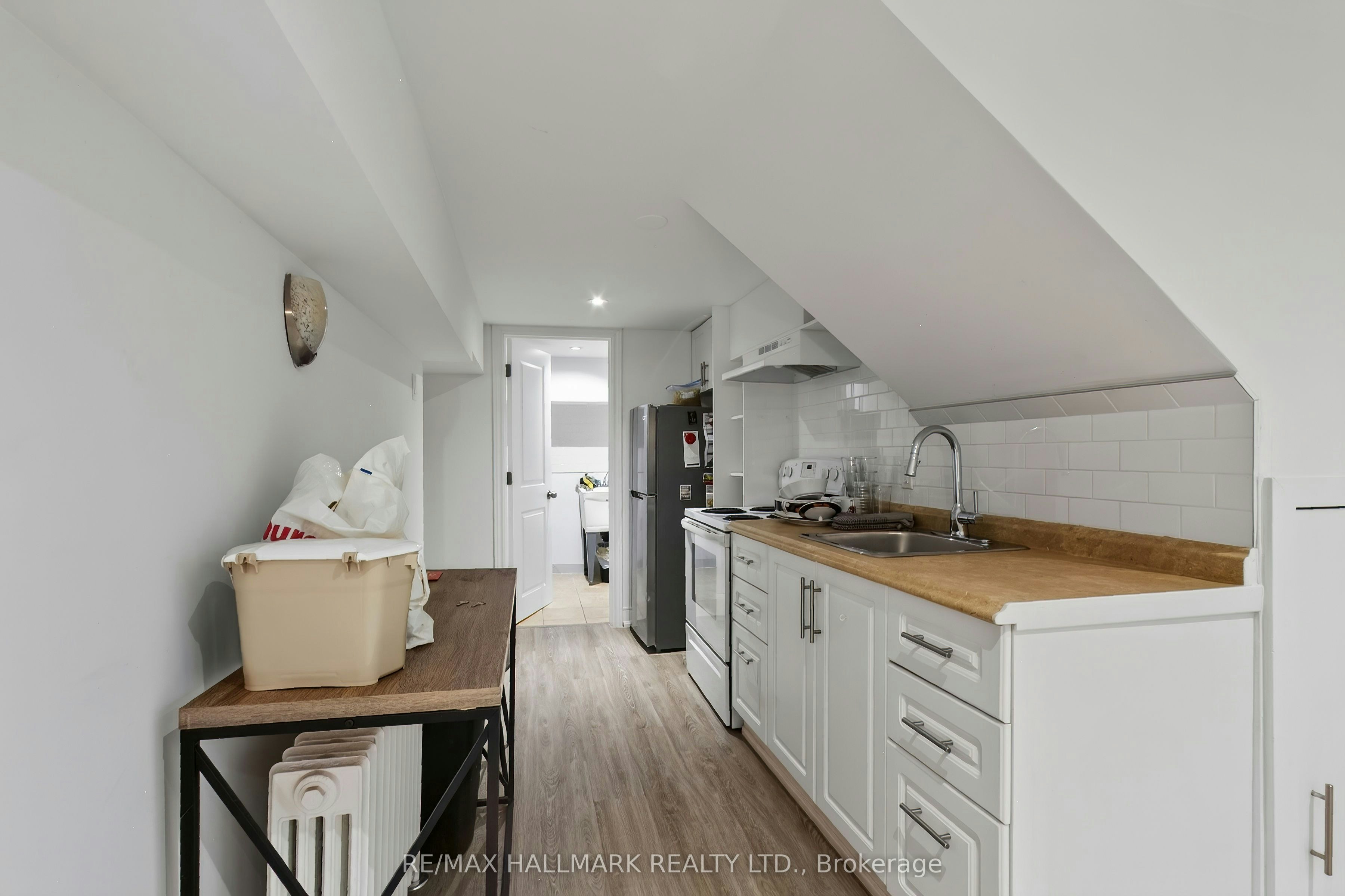27 Bexhill Lower Avenue, Toronto, ON, M1L 3B5 - 9