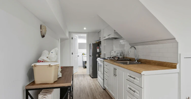 27 Bexhill Lower Avenue, Toronto, ON, M1L 3B5 - 9