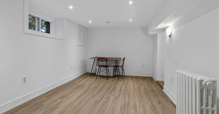27 Bexhill Lower Avenue, Toronto, ON, M1L 3B5 - 8