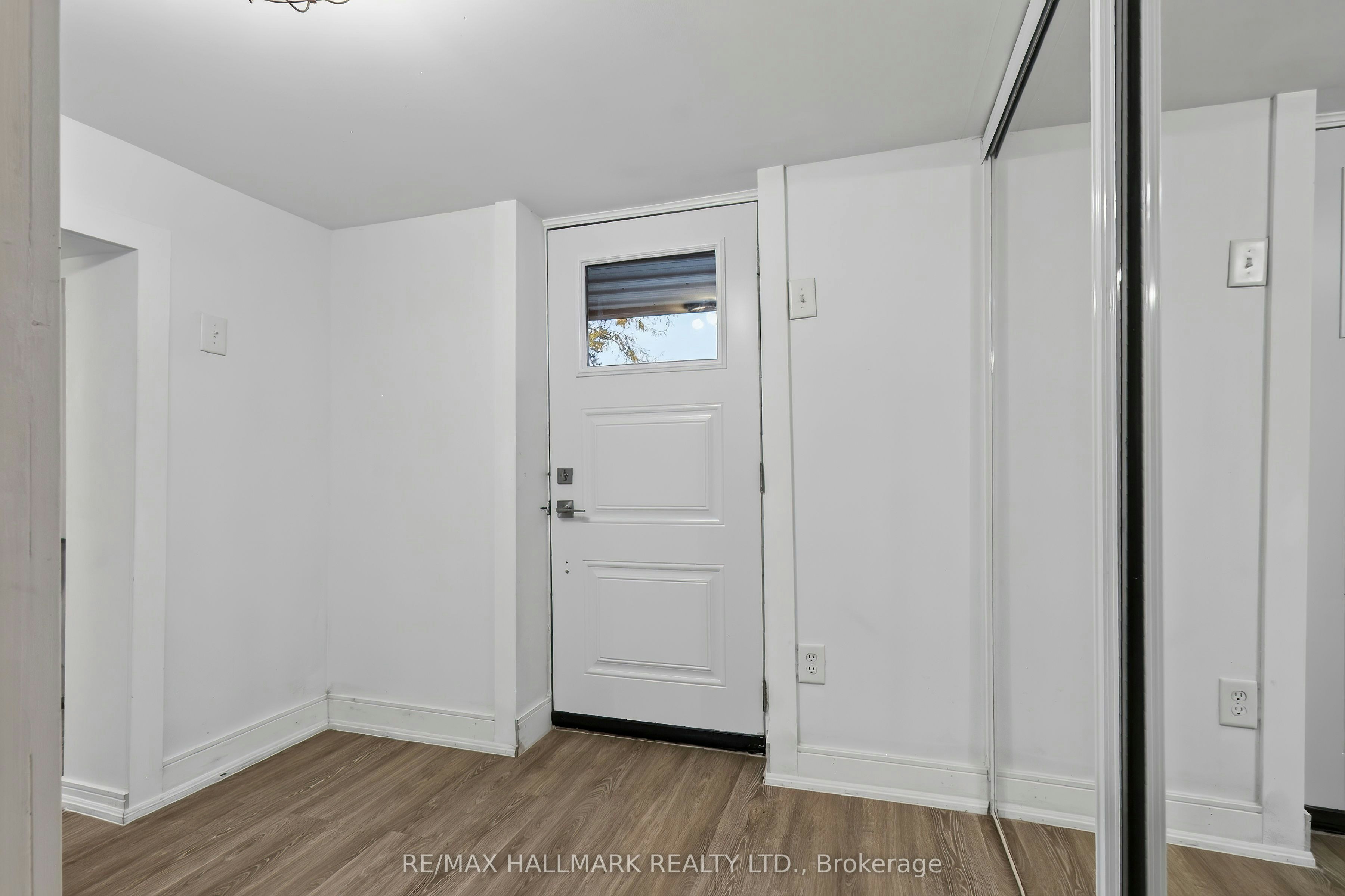 27 Bexhill Lower Avenue, Toronto, ON, M1L 3B5 - 3