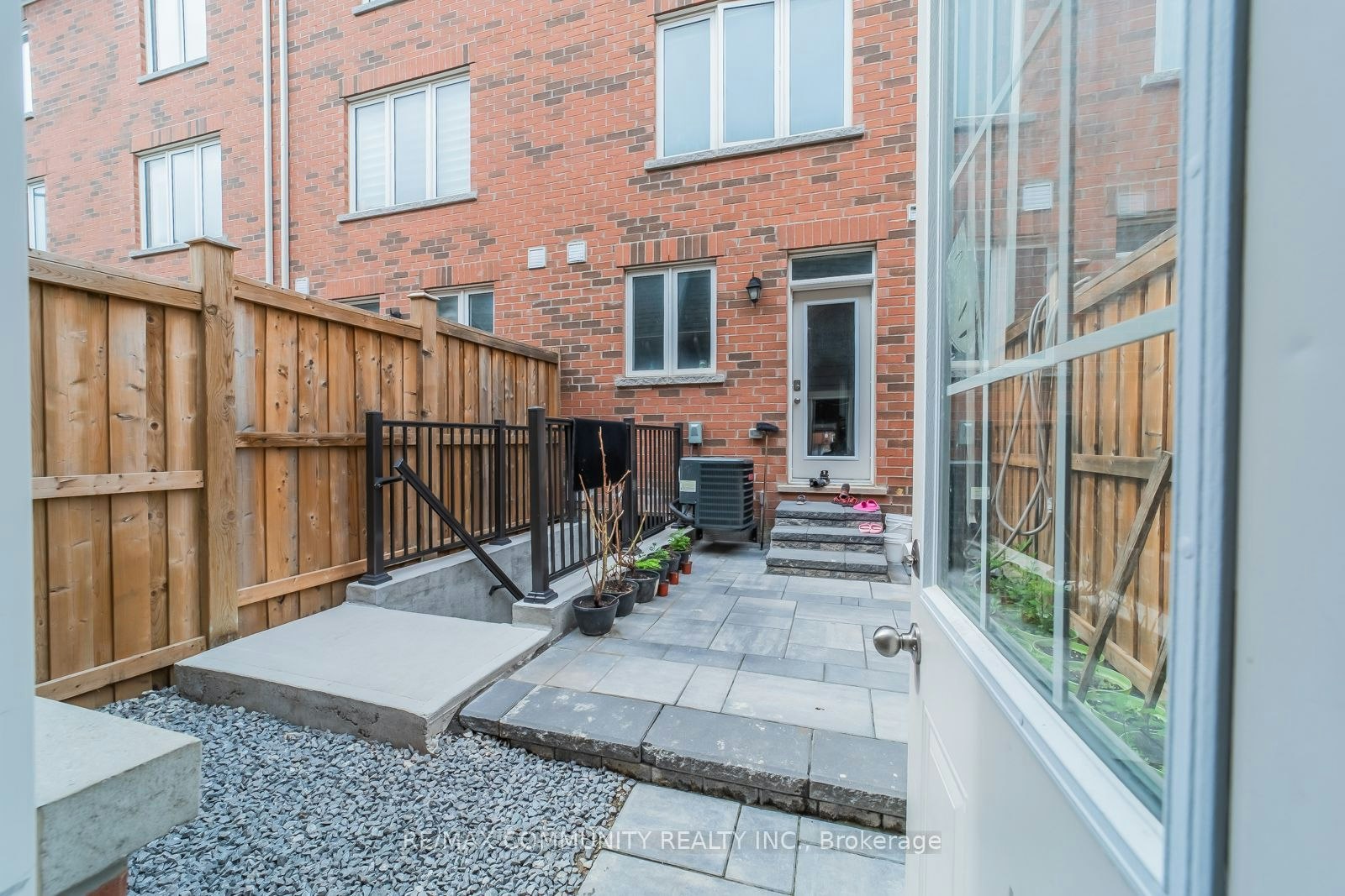 59 Jolly Way, Toronto, ON, M1P 0E2 - 2