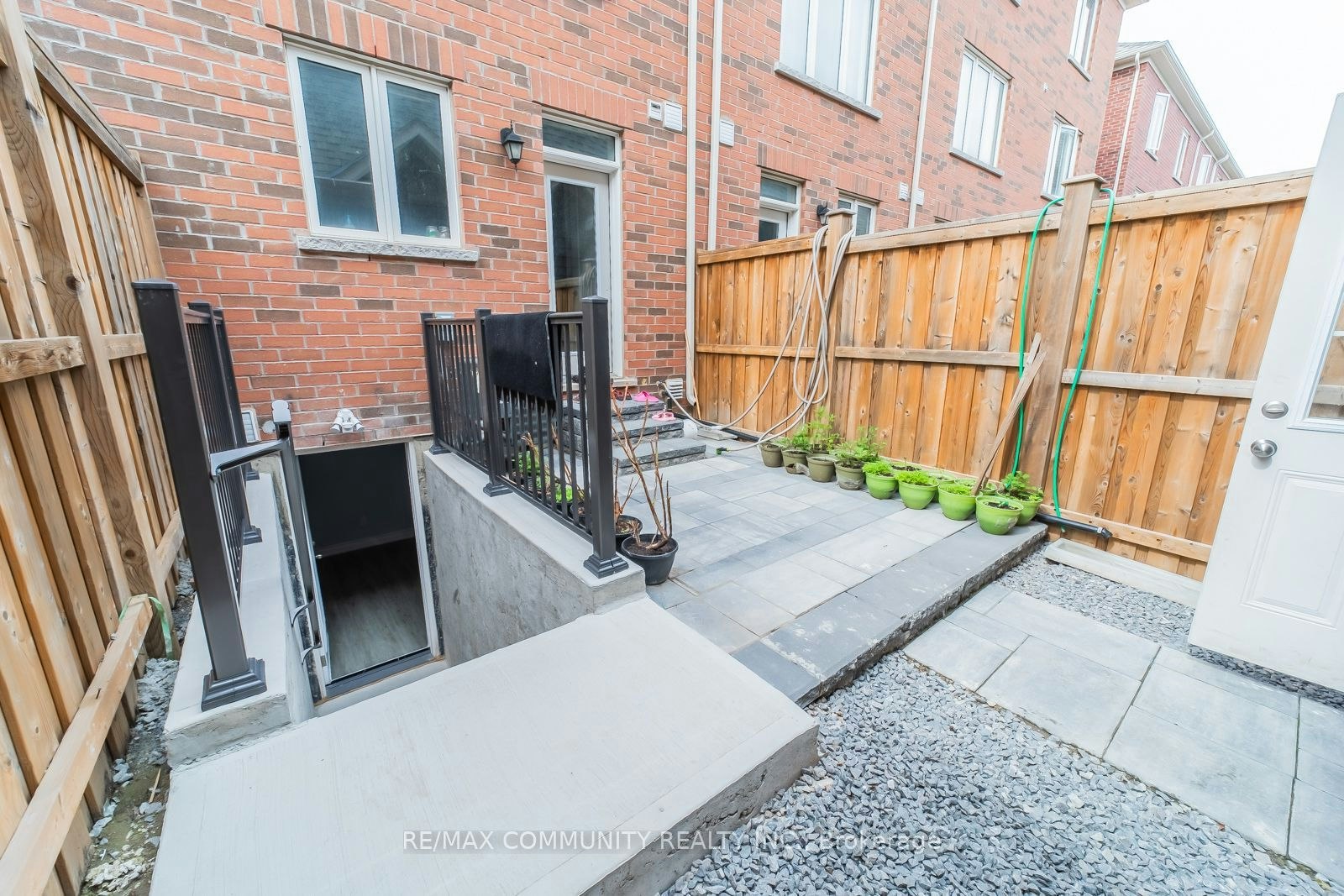59 Jolly Way, Toronto, ON, M1P 0E2 - 3
