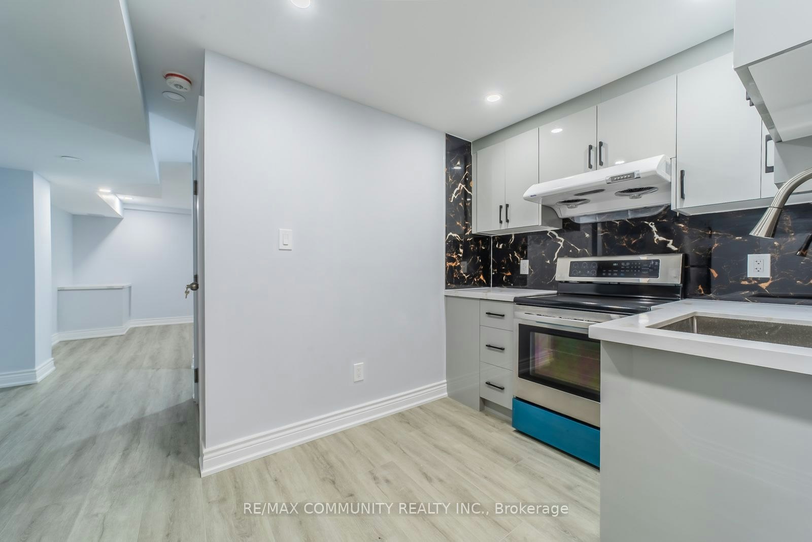 59 Jolly Way, Toronto, ON, M1P 0E2 - 8