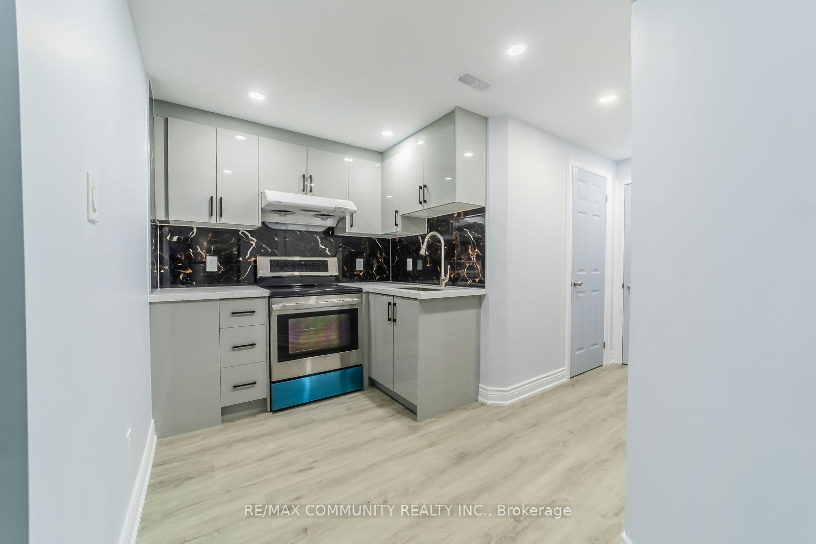 59 Jolly Way, Toronto, ON, M1P 0E2 - 7