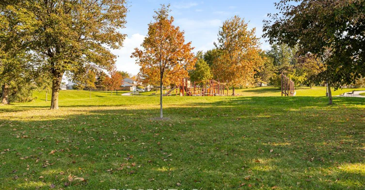 Main / Upper-64 Burden Crescent, Ajax, ON, L1S 3T8 - 48