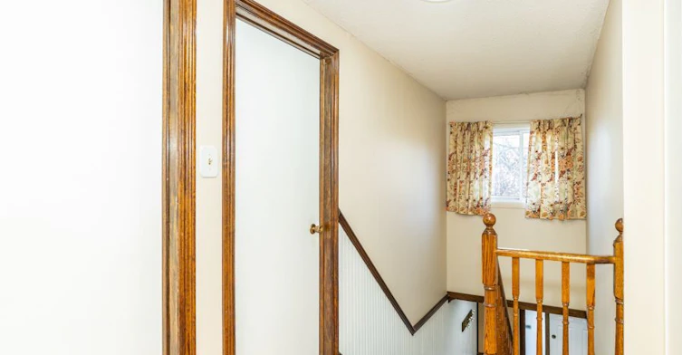 Main / Upper-64 Burden Crescent, Ajax, ON, L1S 3T8 - 16