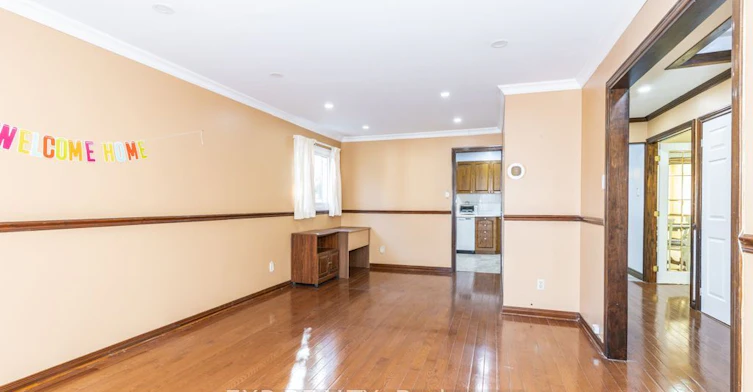 Main / Upper-64 Burden Crescent, Ajax, ON, L1S 3T8 - 4
