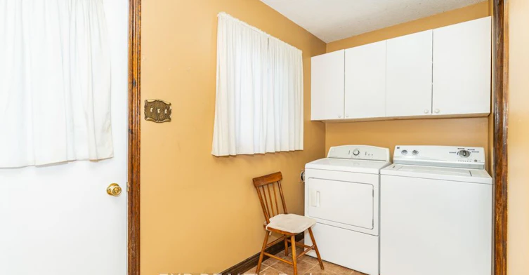 Main / Upper-64 Burden Crescent, Ajax, ON, L1S 3T8 - 38