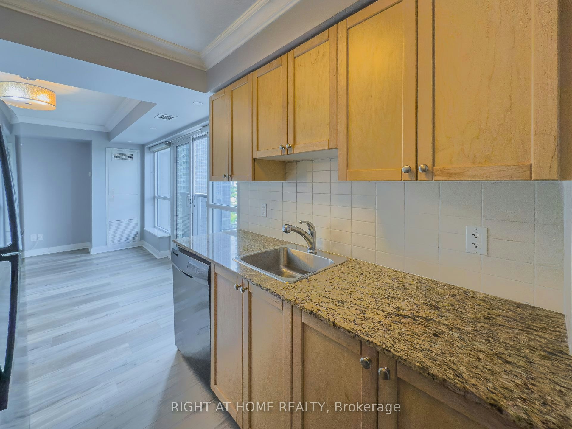 1419-181 Village Green Square, Toronto, ON, M1S 0K6 - 8