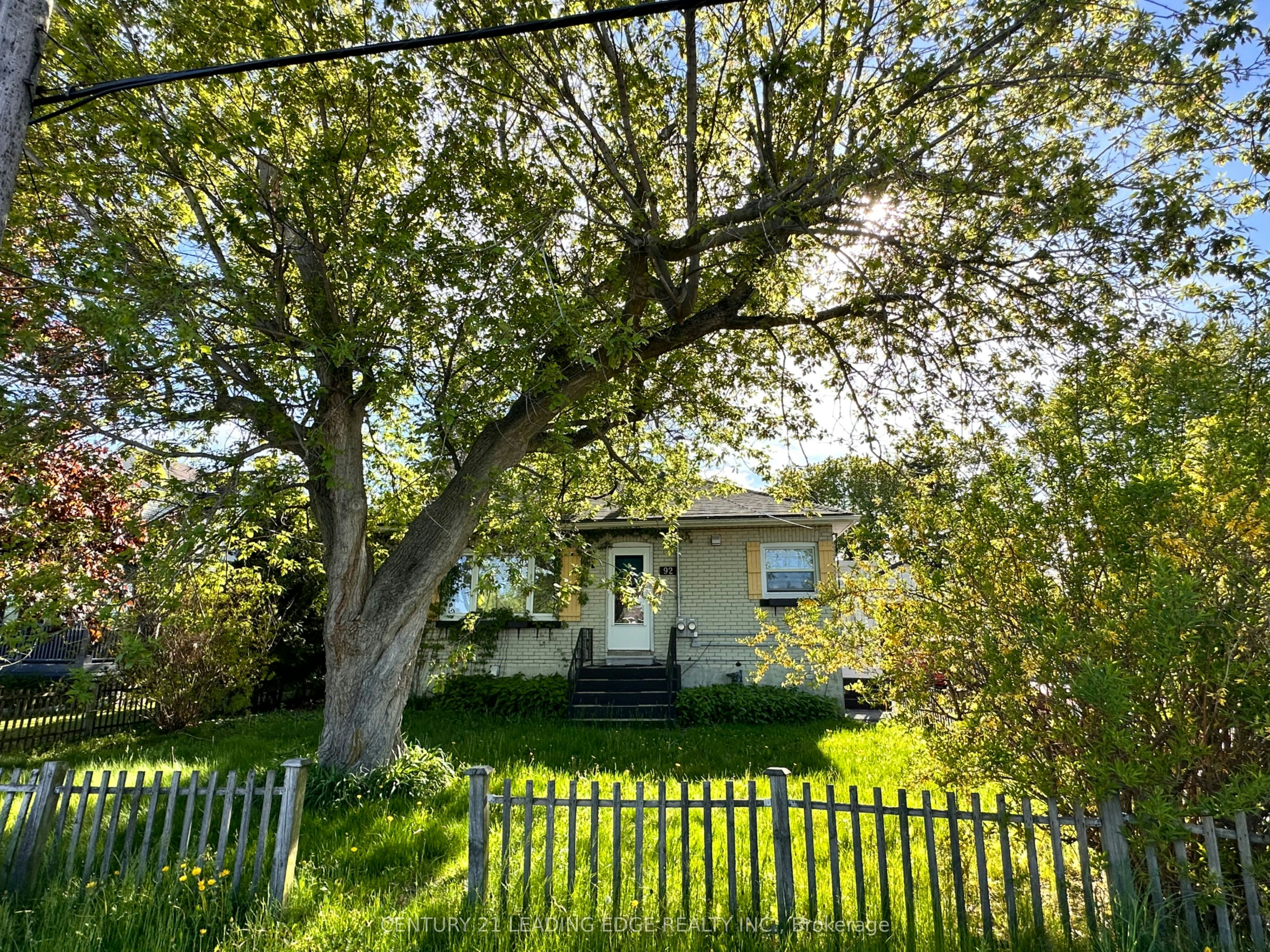 BSMT-92 Thickson Road N, Whitby, ON, L1N 3R1