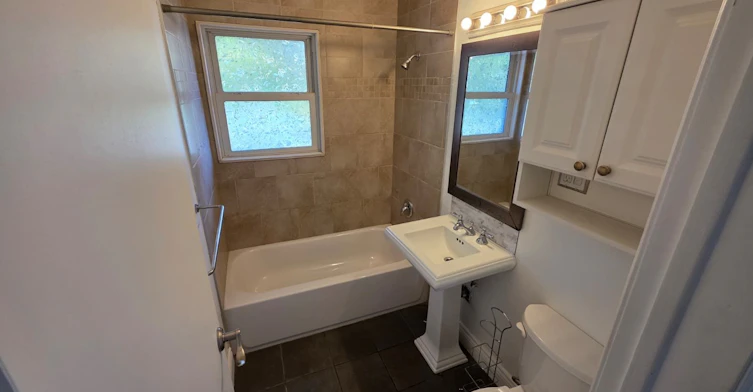 Main-749 King Street W, Oshawa, ON, L1J 2L2 - 10