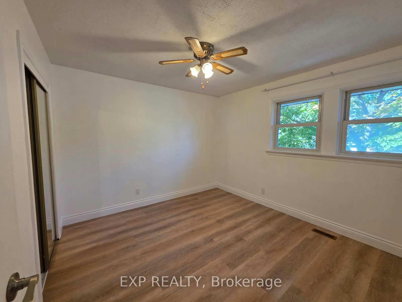 Main-749 King Street W, Oshawa, ON, L1J 2L2 - 8