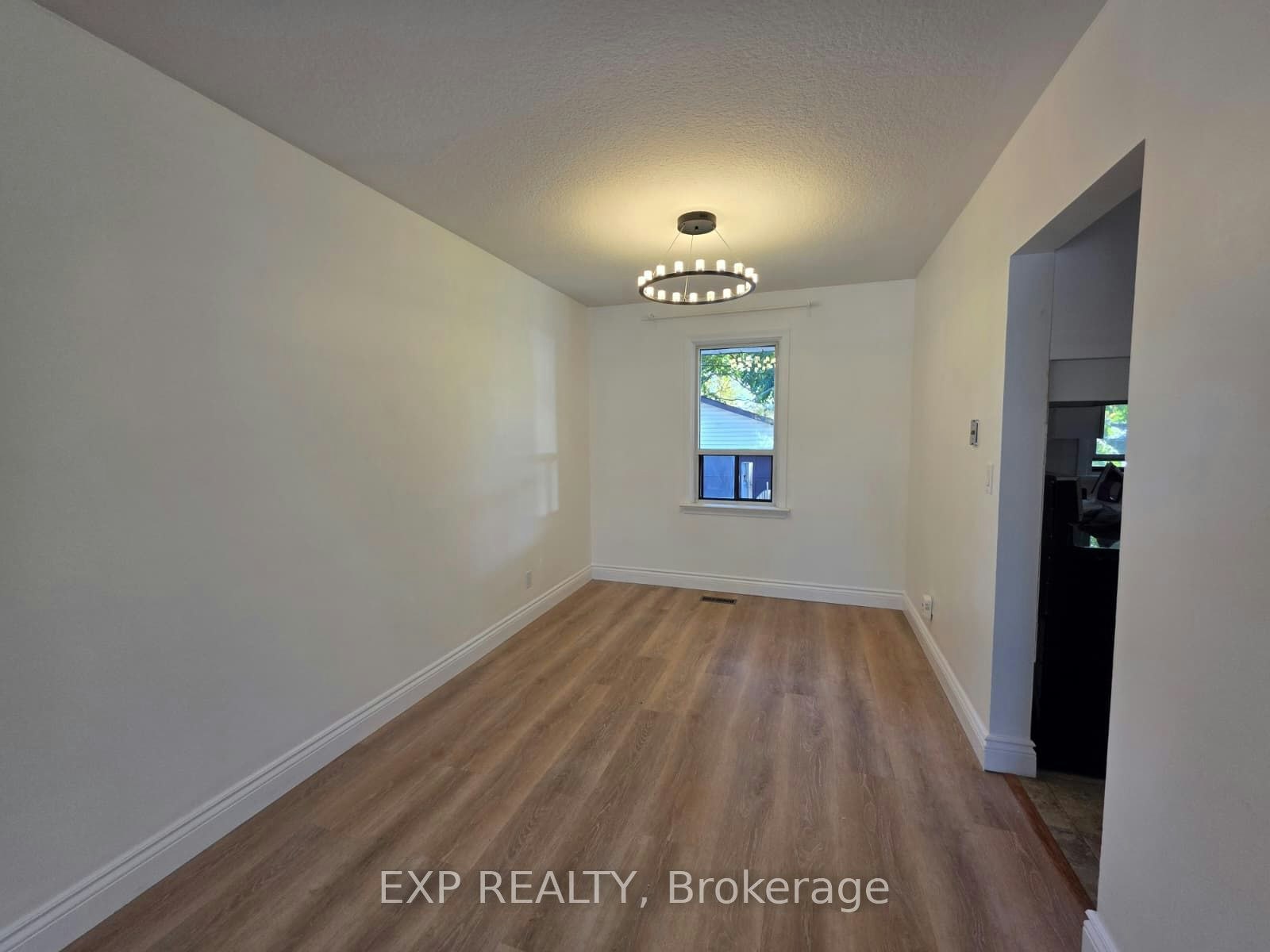 Main-749 King Street W, Oshawa, ON, L1J 2L2 - 4