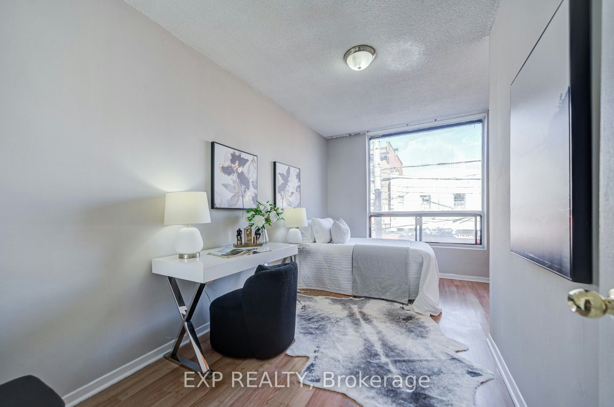 Upper-360 Broadview Avenue, Toronto, ON, M4M 2G9 - 24