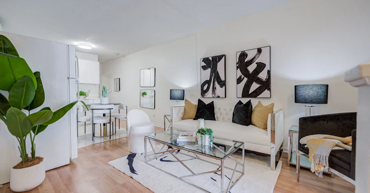 Upper-360 Broadview Avenue, Toronto, ON, M4M 2G9 - 9