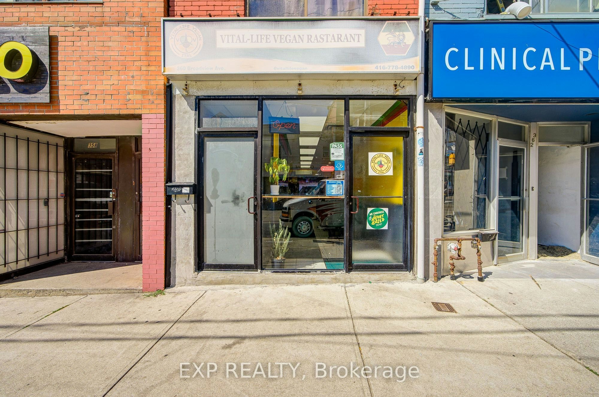 Upper-360 Broadview Avenue, Toronto, ON, M4M 2G9 - 4