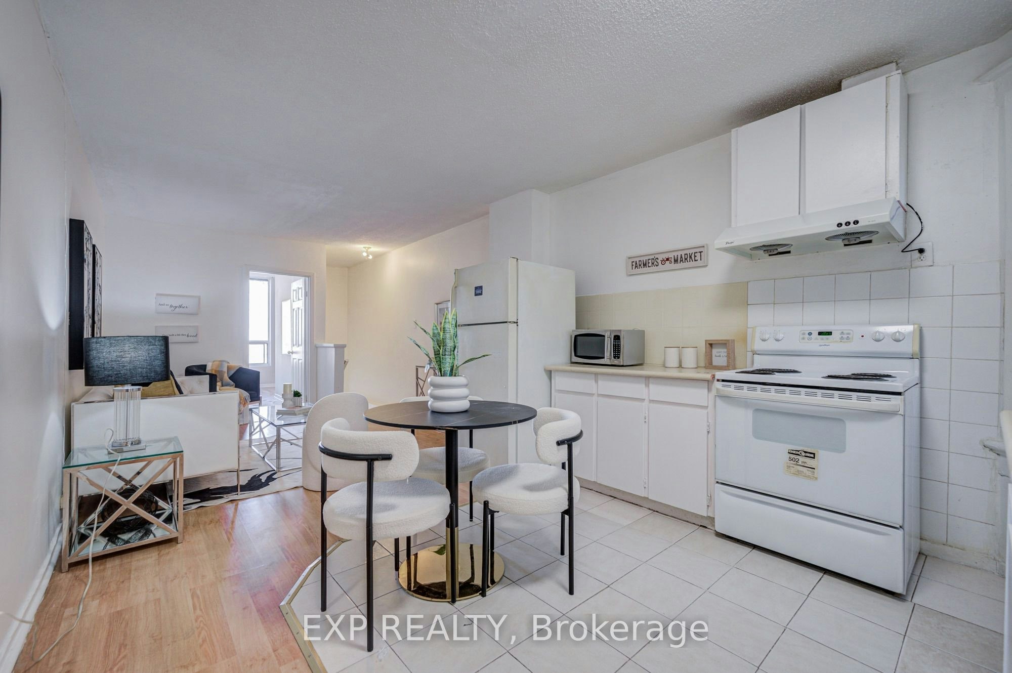 Upper-360 Broadview Avenue, Toronto, ON, M4M 2G9 - 17