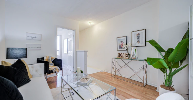 Upper-360 Broadview Avenue, Toronto, ON, M4M 2G9 - 12