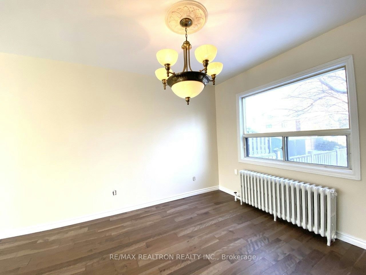 184 Westwood Avenue, Toronto, ON, M4K 2B1 - 5