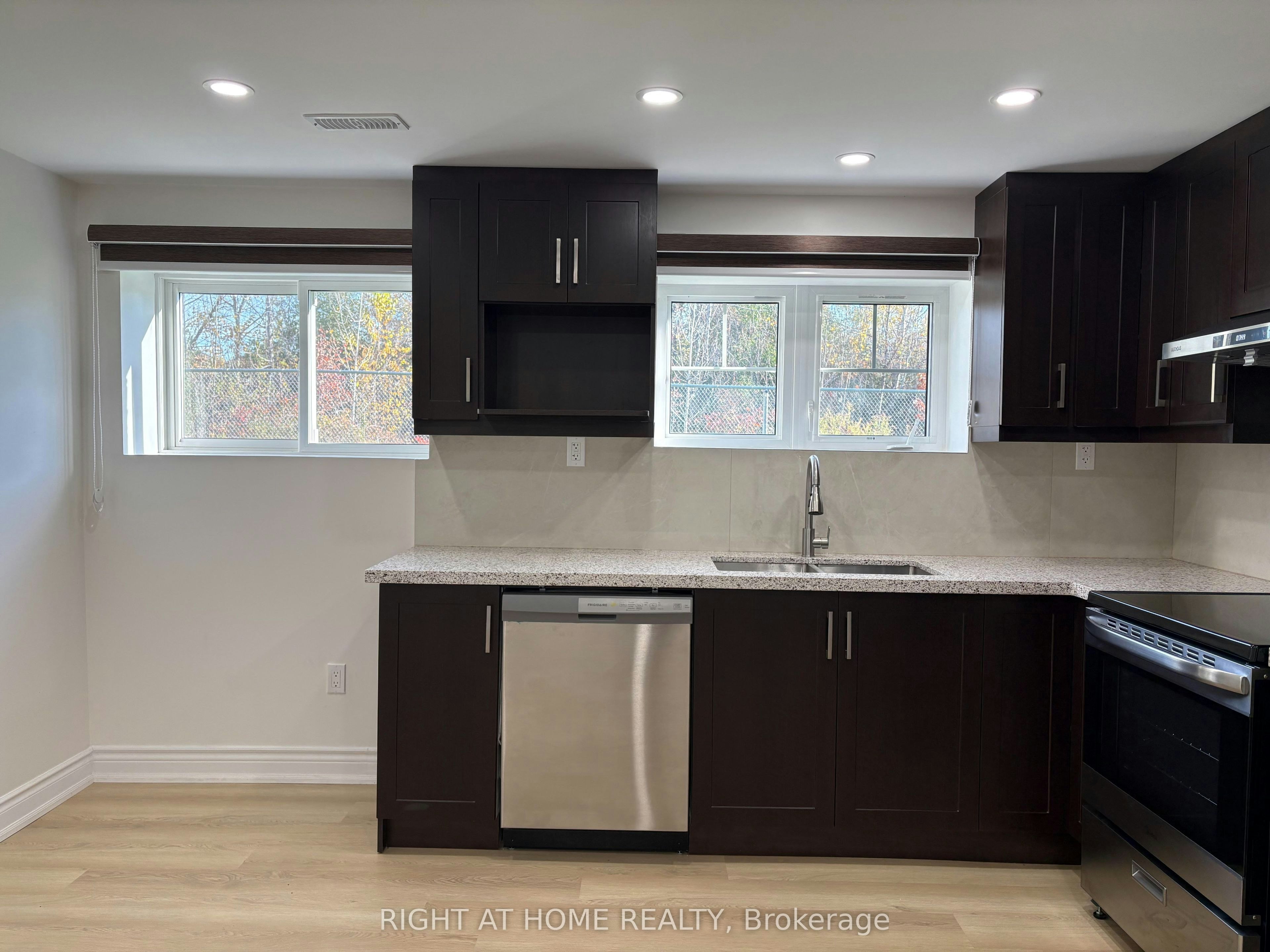 2453 New Providence Street, Oshawa, ON, L1L 0G2 - 8