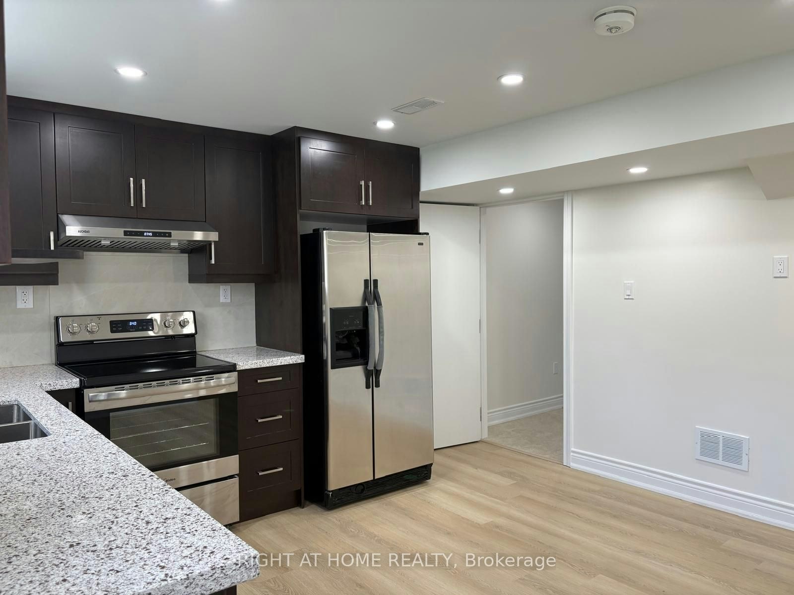 2453 New Providence Street, Oshawa, ON, L1L 0G2 - 12
