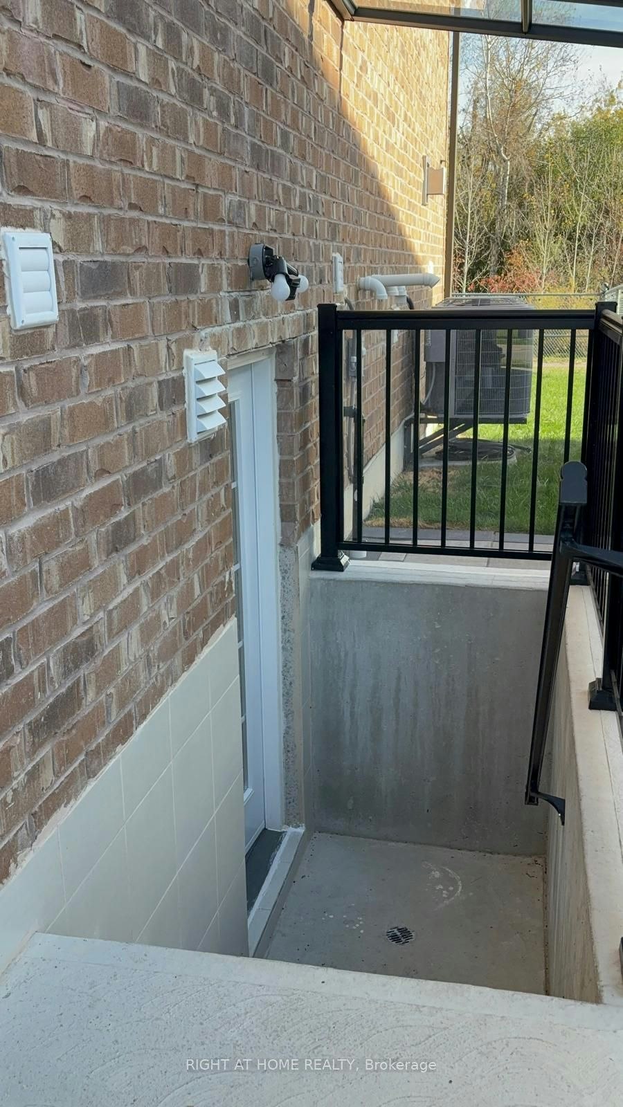 2453 New Providence Street, Oshawa, ON, L1L 0G2 - 5