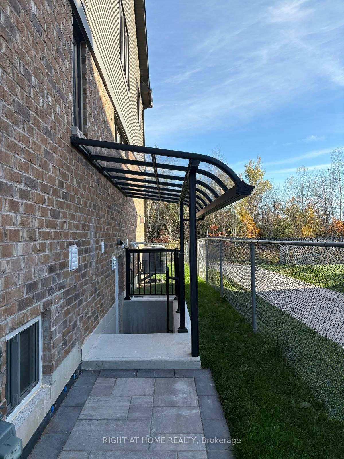 2453 New Providence Street, Oshawa, ON, L1L 0G2 - 3