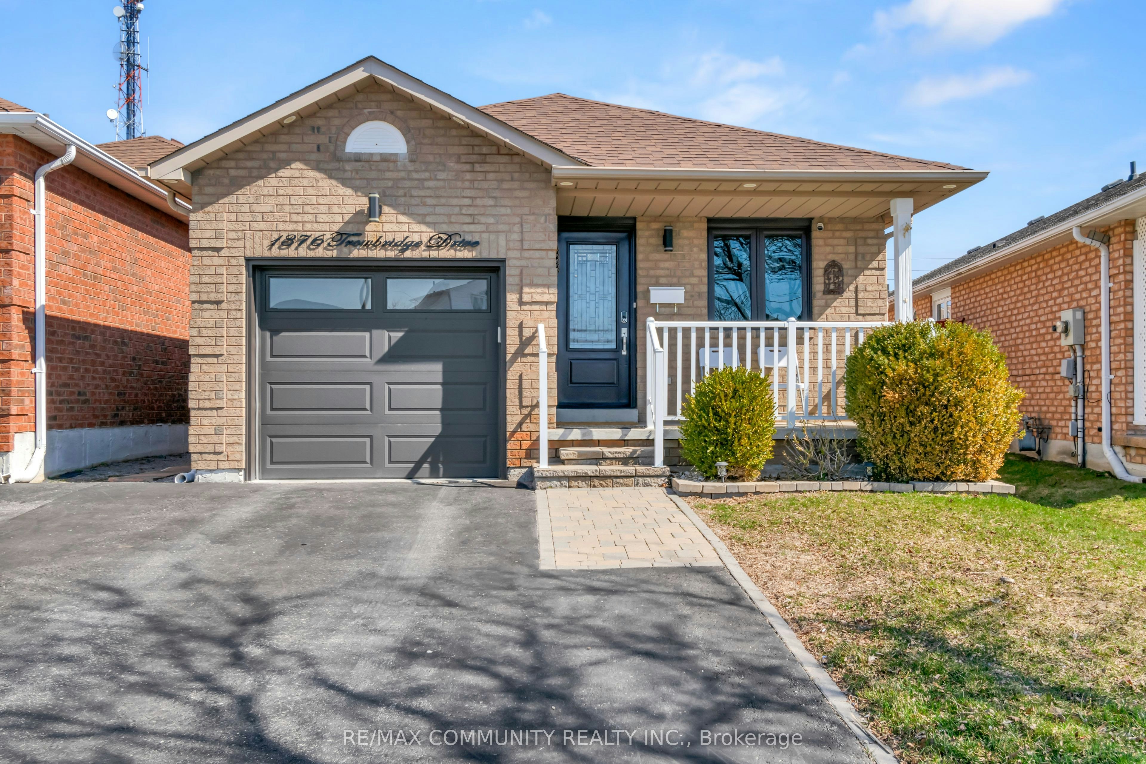 1376 Trowbridge Drive, Oshawa, ON, L1G 7R7
