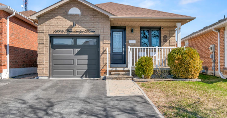 1376 Trowbridge Drive, Oshawa, ON, L1G 7R7