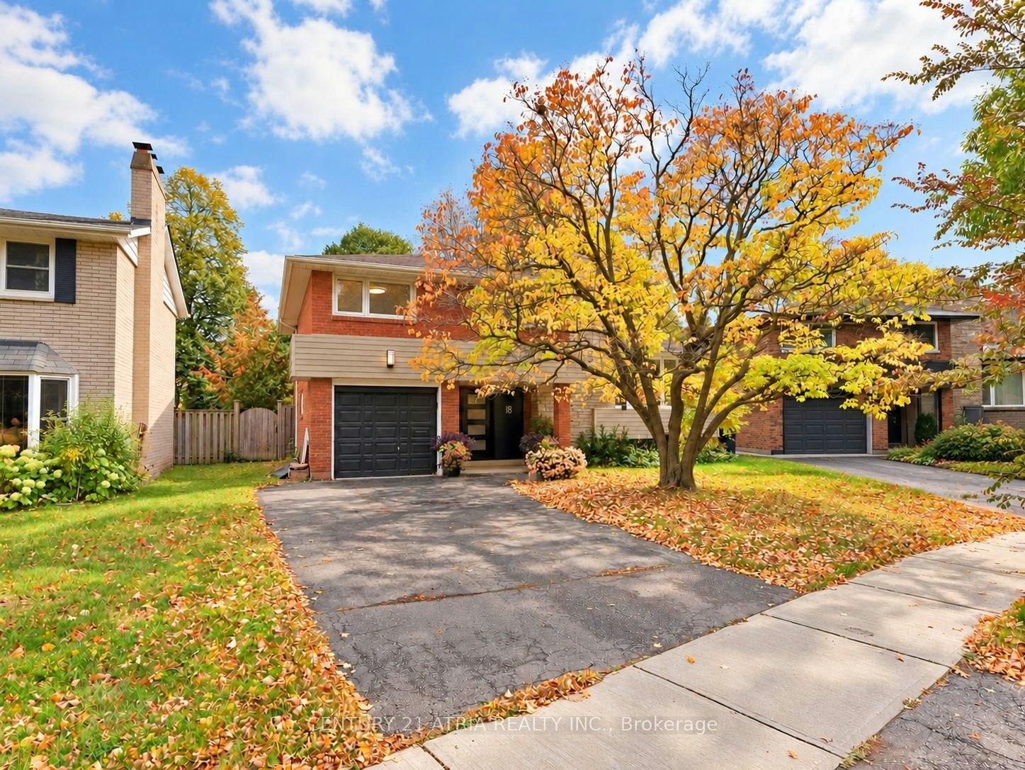 18 Castledene Crescent, Toronto, ON, M1T 1S1