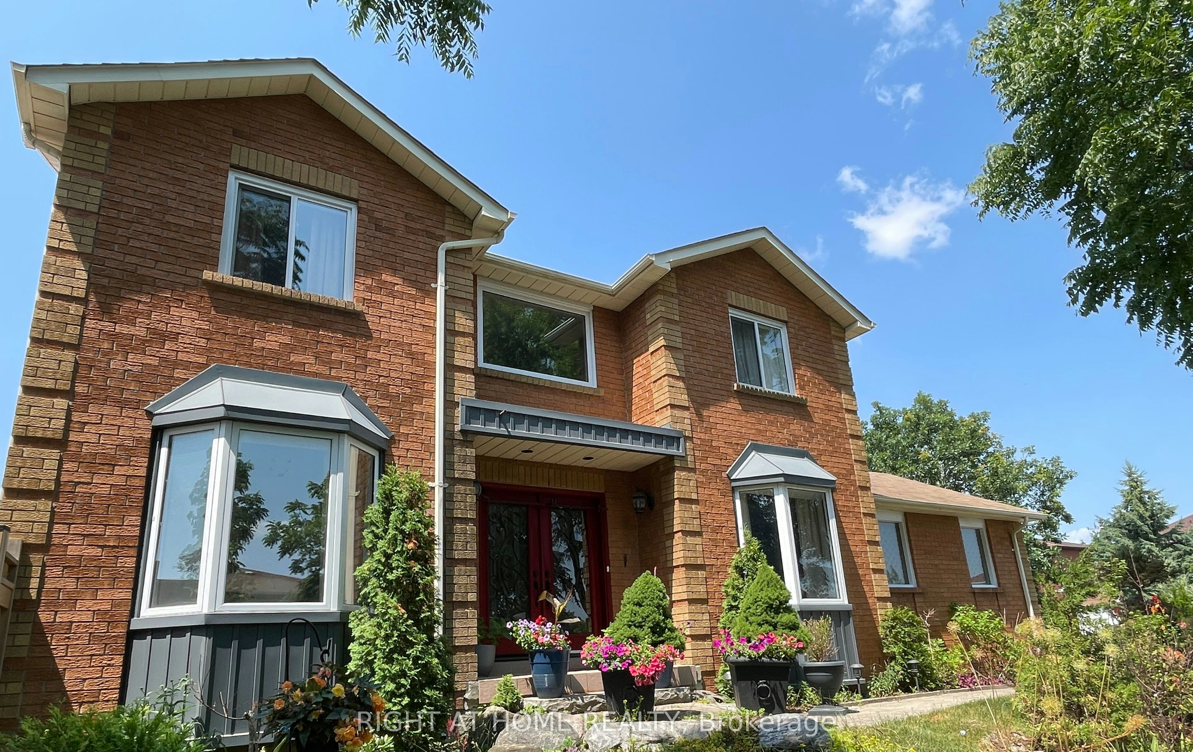 1689 Major Oaks Road, Pickering, ON, L1X 1X1