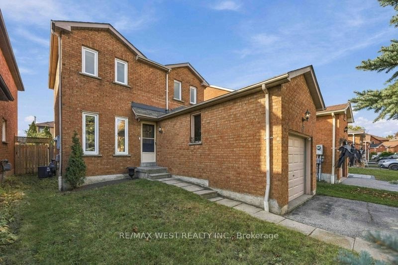 67 Woodstone Place, Whitby, ON, L1R 1S8