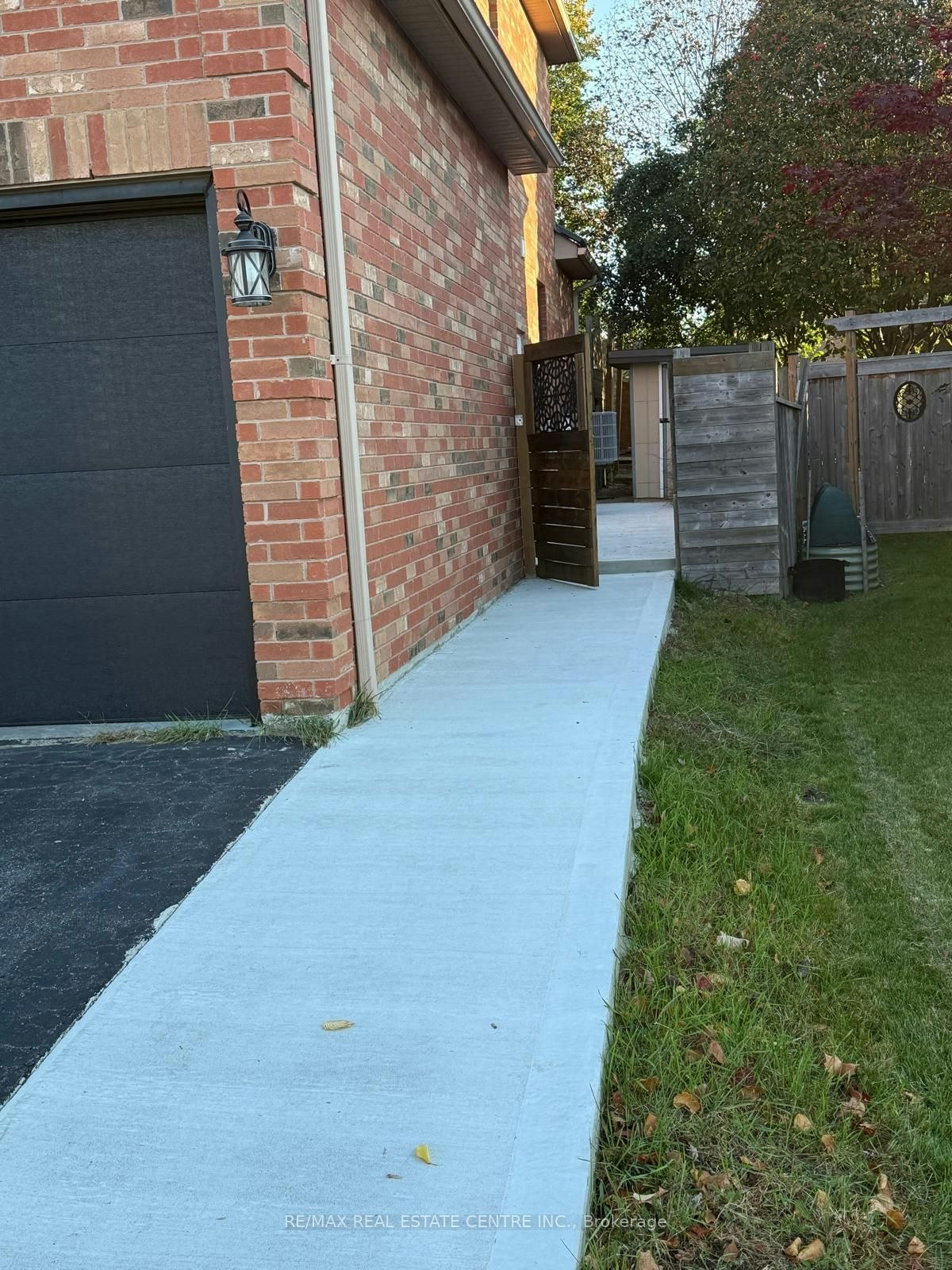 BSMT-155 Waller Street, Whitby, ON, L1R 2P7 - 20
