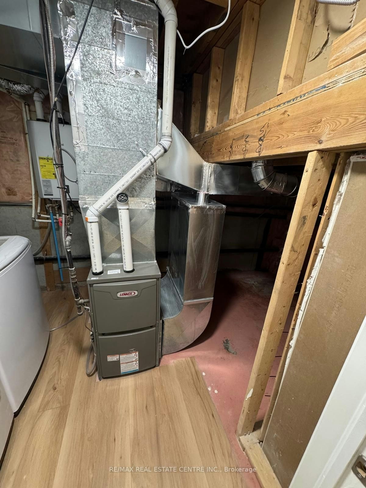 BSMT-155 Waller Street, Whitby, ON, L1R 2P7 - 12